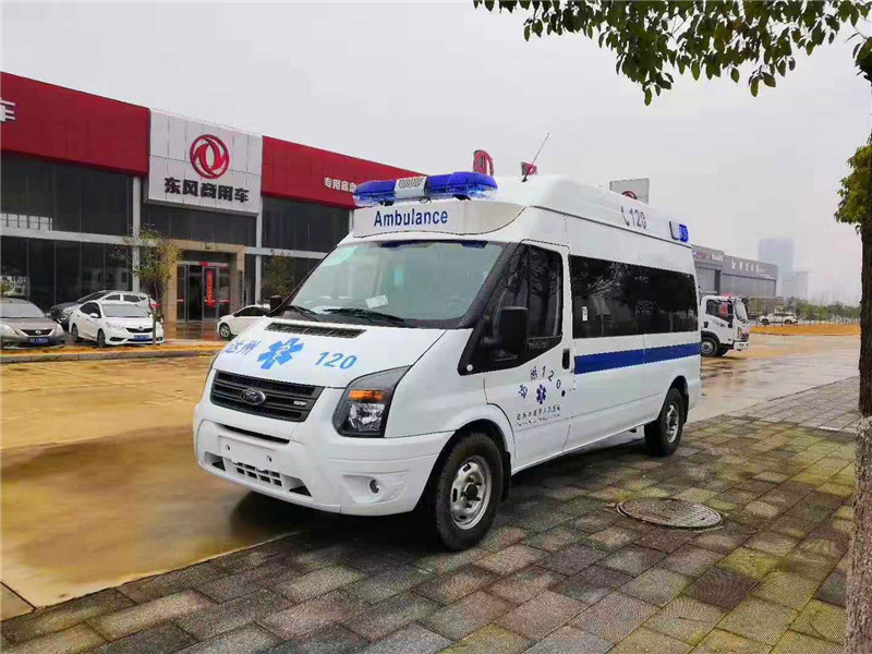 福特新世代V348長(zhǎng)軸高頂監(jiān)護(hù)型救護(hù)車