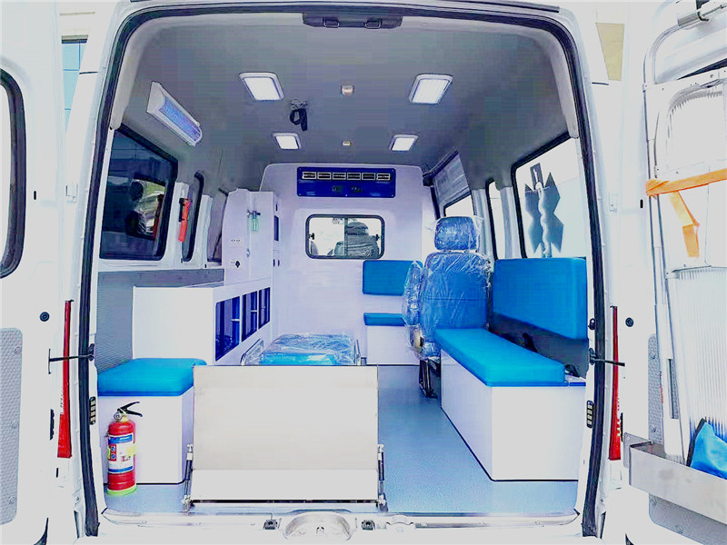 國六120金杯新海獅S轉(zhuǎn)運(yùn)型救護(hù)車