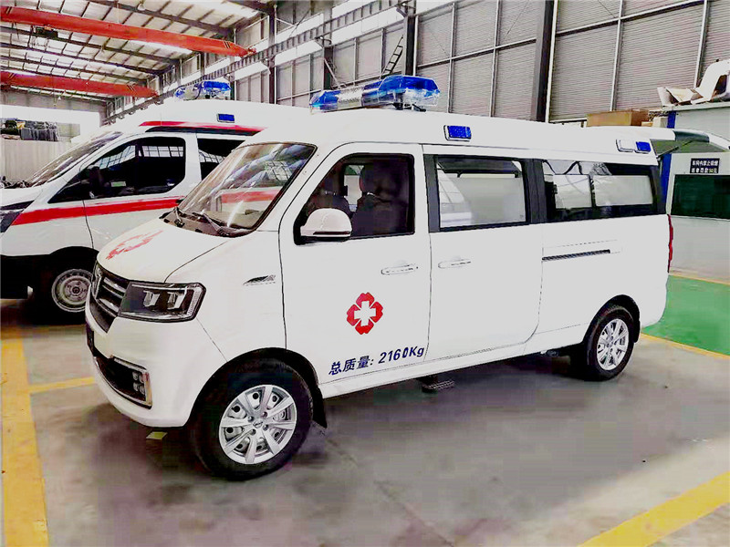 國六120金杯新海獅S轉(zhuǎn)運(yùn)型救護(hù)車