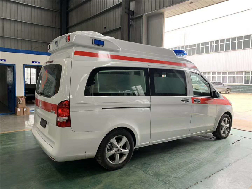 奔馳新威霆高頂監(jiān)護(hù)型救護(hù)車