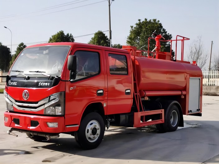 4立方東風(fēng)雙排駕駛室消防灑水車！