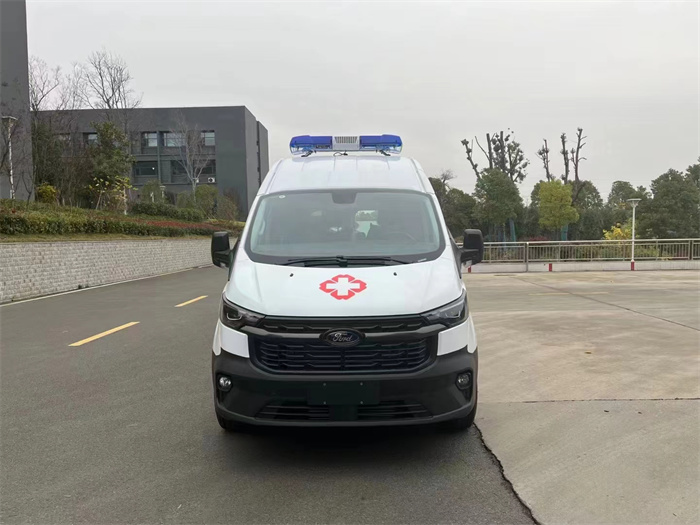 新款福特新全順T6國(guó)六監(jiān)護(hù)型救護(hù)車！