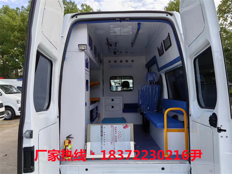國六福特新世代V348柴油監(jiān)護(hù)型救護(hù)車！